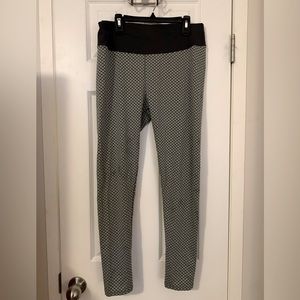 Lot of 5 ladies size XL athletic pants.